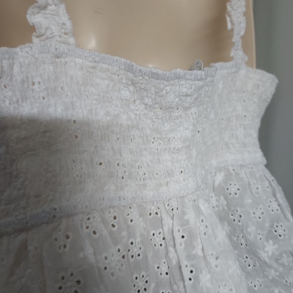 Aus 12 Ally White Crochet Lace Look V Neck Sleeveless Top - Picture 3 of 16